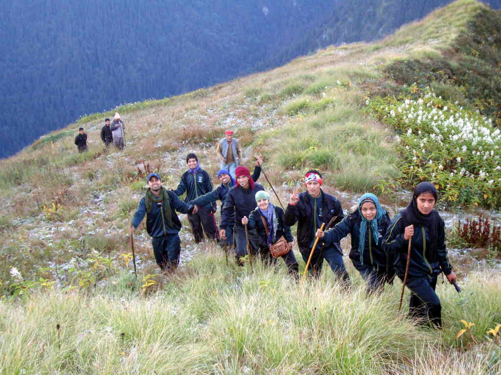 Students from School of Forestry Visiting GHNP (Click to enlarge) 