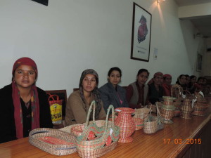 Trainings - Pine needle basket making (Click to enlarge) 